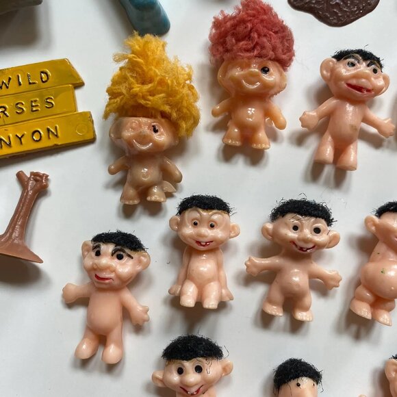 1965 Marx Troll Village Playset Pieces - LOTS of Figures! - Picture 4 of 9